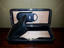 Prestige 3 Finger Folding Leather Cigar Case with Cutter - Black/Blown
